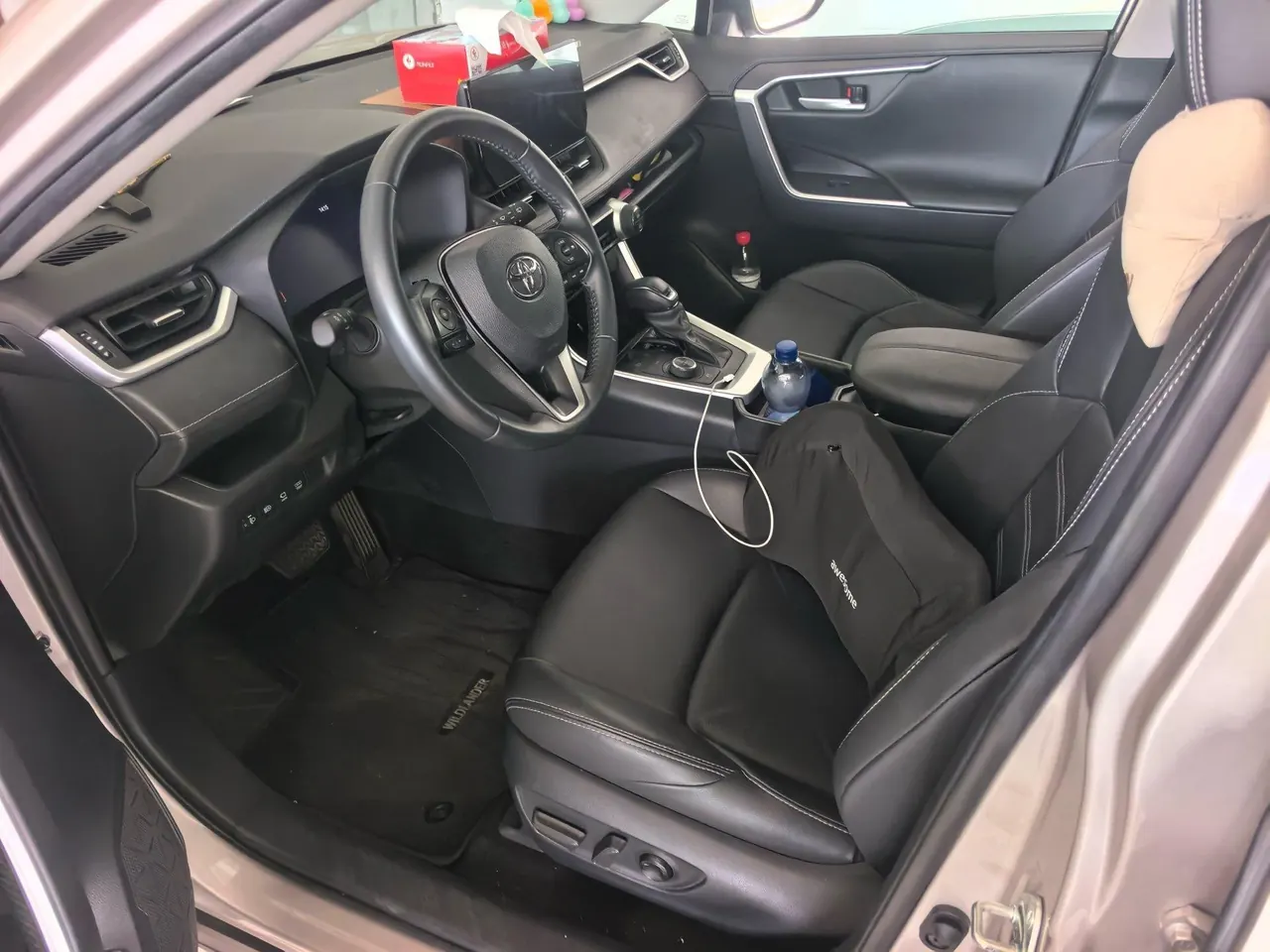 Toyota 2023 Weilanda Dual Engine 2.5 Stepless Four-wheel Drive Luxury PLUS Edition Automatic Gear 3