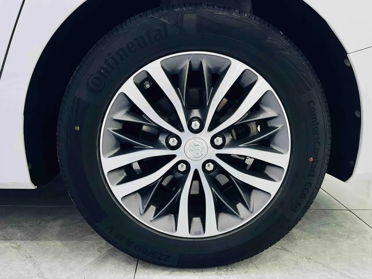 Buick 2023 GL8 ES Lu Zun 48V 2.0T 653T Comfortable Automatic Gear 8