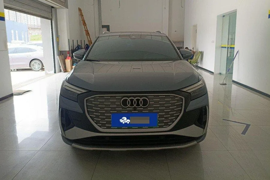 Audi 2022 Q4 e-tron 40 Creation Edition Automatic Gear 3