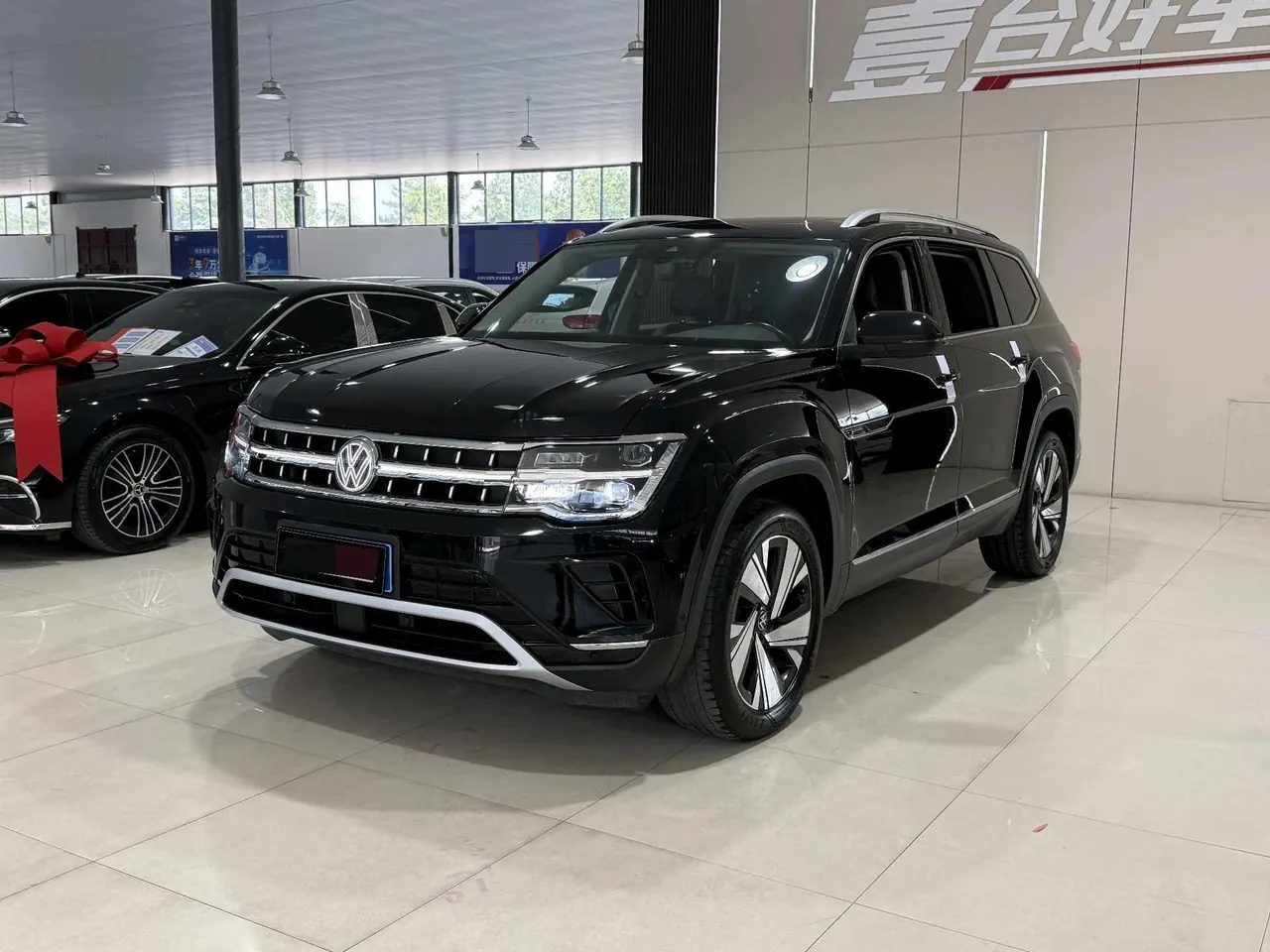 Volkswagen 2022 Tuang 2.0TSI 330TSI Two-wheel Drive Respect Deluxe Automatic Gear - View 1