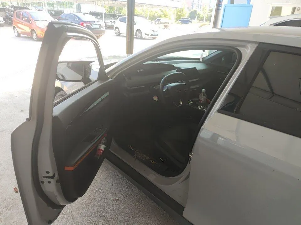 ChangAn 2022 UNI-V 1.5T honorable automatic gear 3