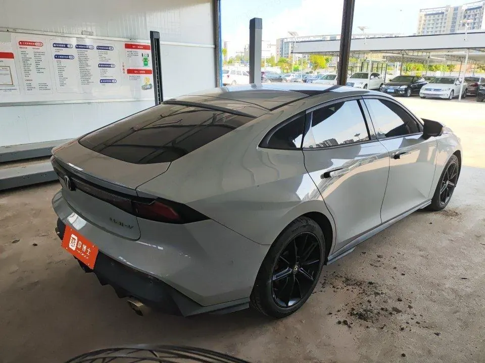 ChangAn 2022 UNI-V 1.5T honorable automatic gear 4