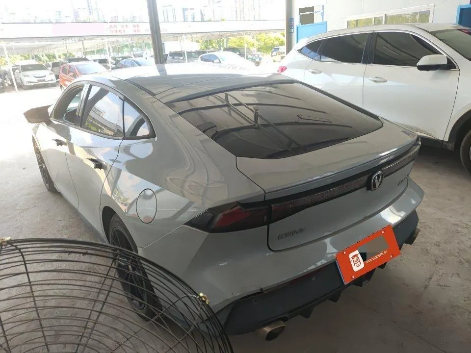ChangAn 2022 UNI-V 1.5T honorable automatic gear 5