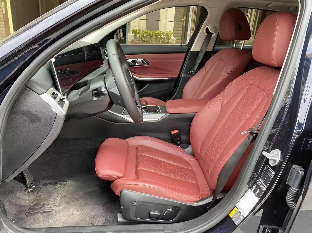BMW 2025 i3 eDrive 35 L automatic gear 4