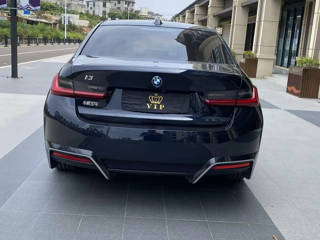 BMW 2025 i3 eDrive 35 L automatic gear 8