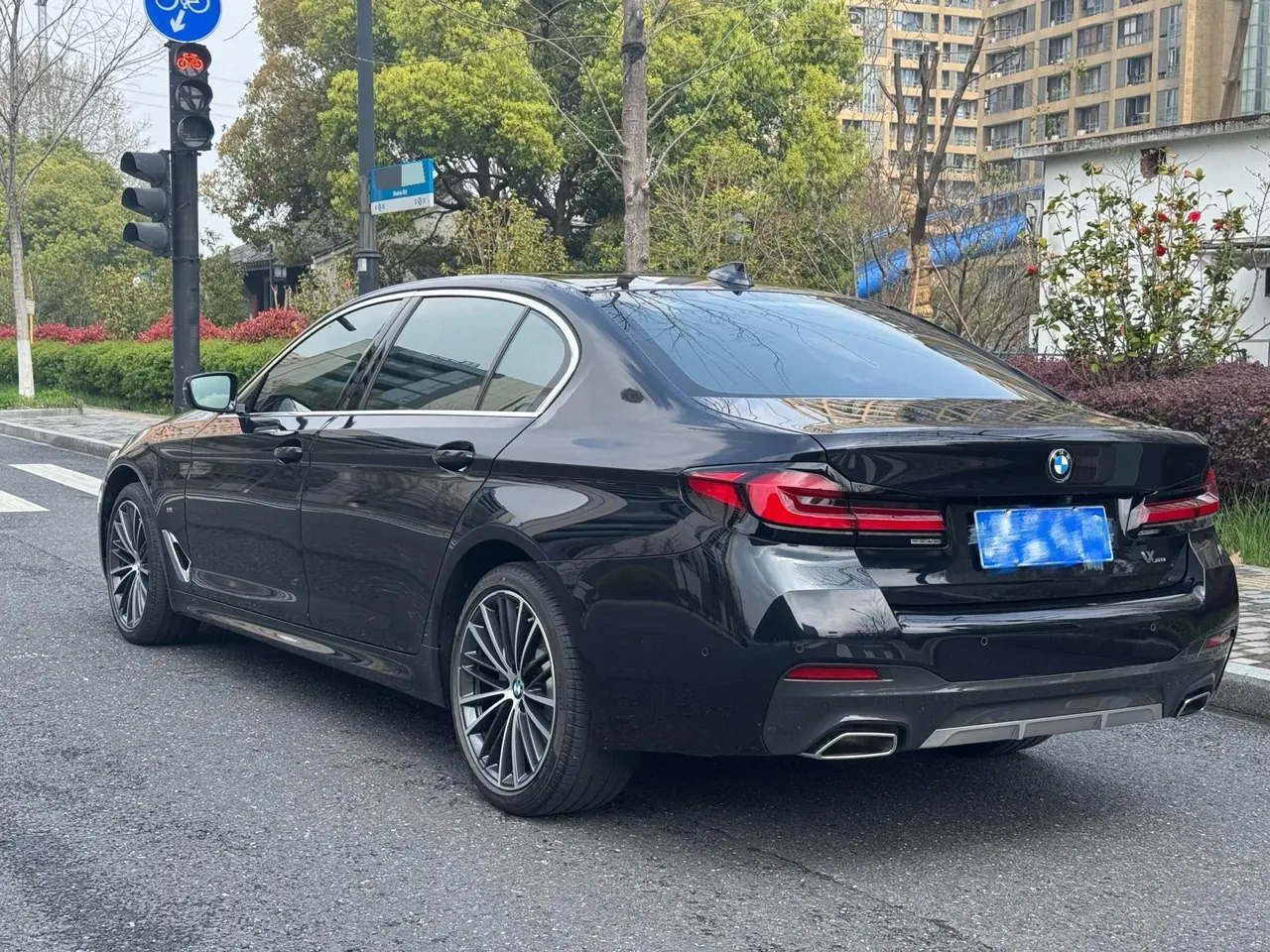 BMW 5 Series 2022 530Li 2.0T Leading M Sports Suit (Change 2) Automatic Gear 8