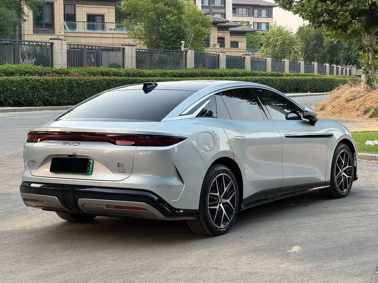 BYD 2025 Han L EV four-wheel drive laser Radar flagship automatic gear 7