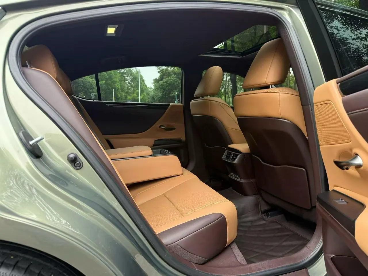 Lexus ES (Imported) 2021 ES200 2.0 Stepless Premium Edition Automatic Gear 6