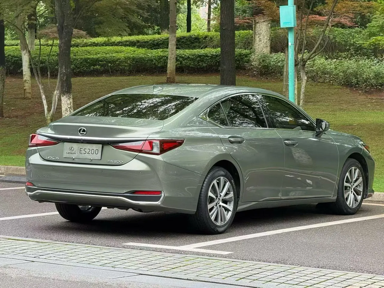 Lexus ES (Imported) 2021 ES200 2.0 Stepless Premium Edition Automatic Gear 9