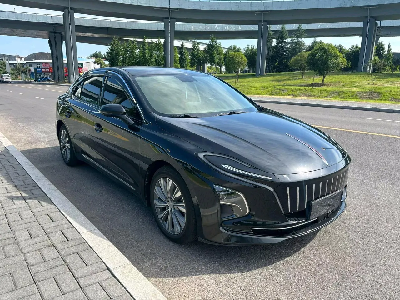 HongQi 2022 E-QM 5 431km Charging Enjoy Edition Automatic Gear 3