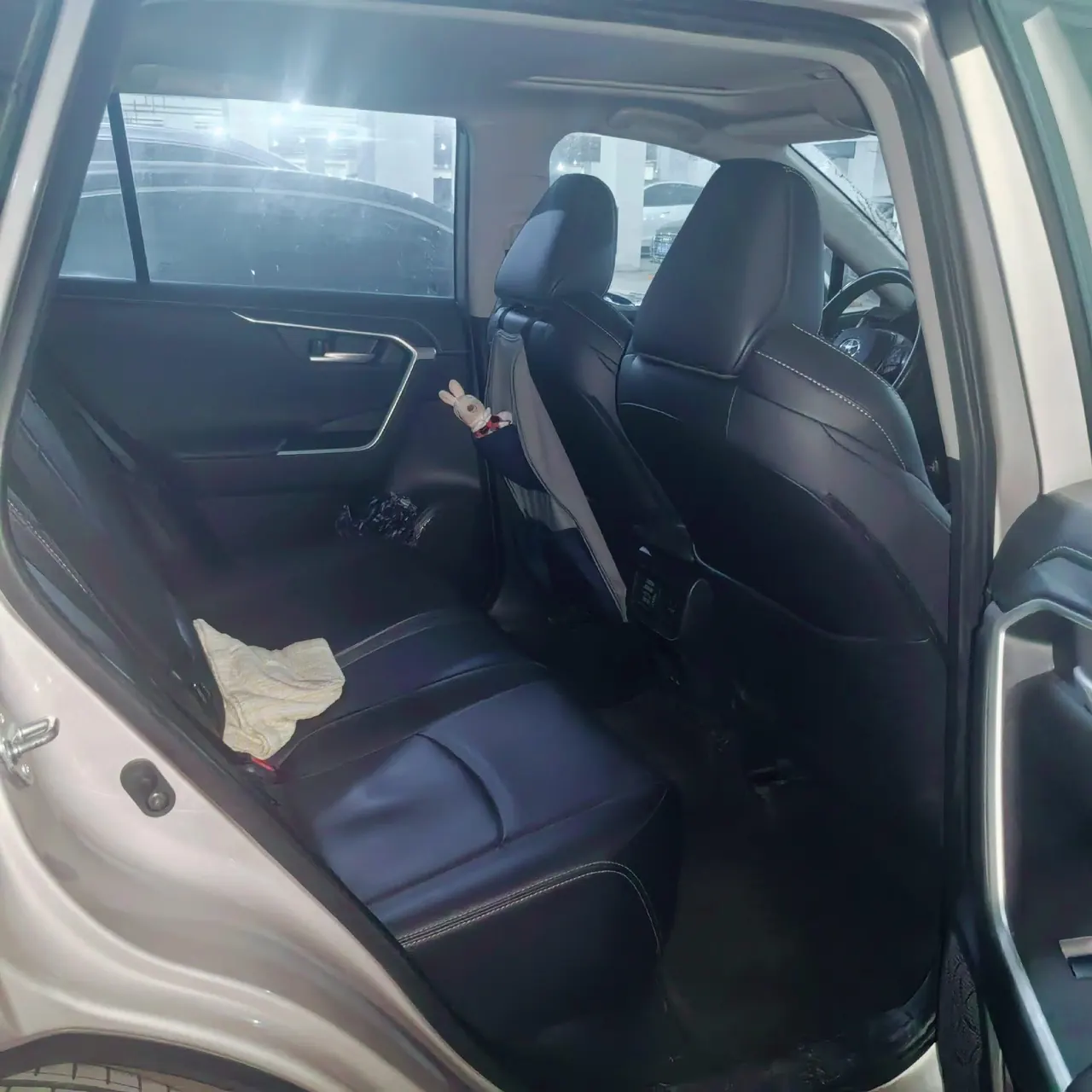Toyota 2022 Willanda 2.0 Stepless Two-Drive Premium Edition Automatic Gear 3