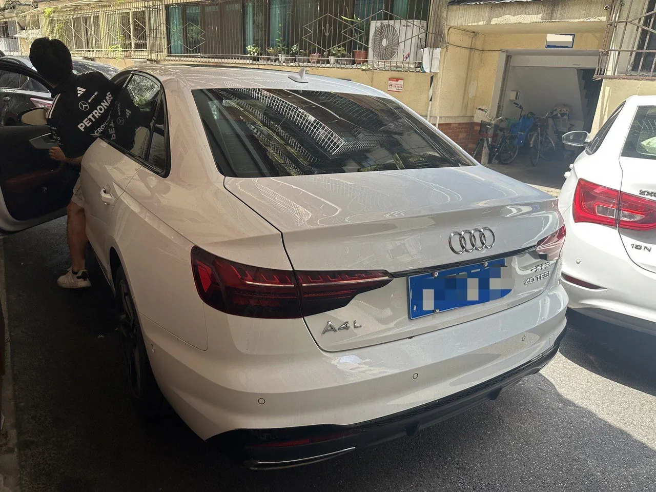 Audi 2022 A4L 2.0TFSI 40TFSI Deluxe Dynamic Automatic 3