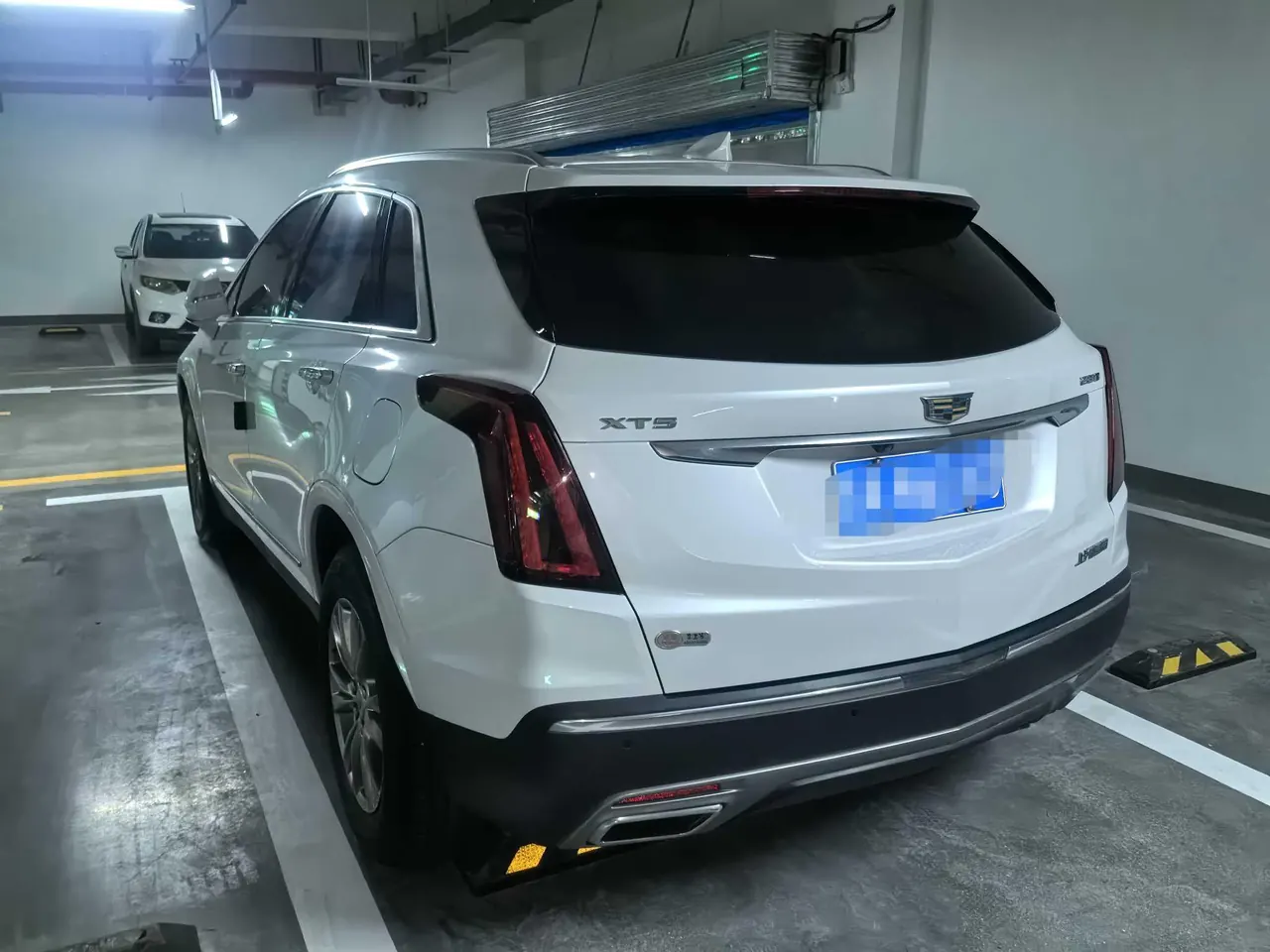 Cadillac 2021 XT5 2.0T 28T Luxury Automatic Gear 4