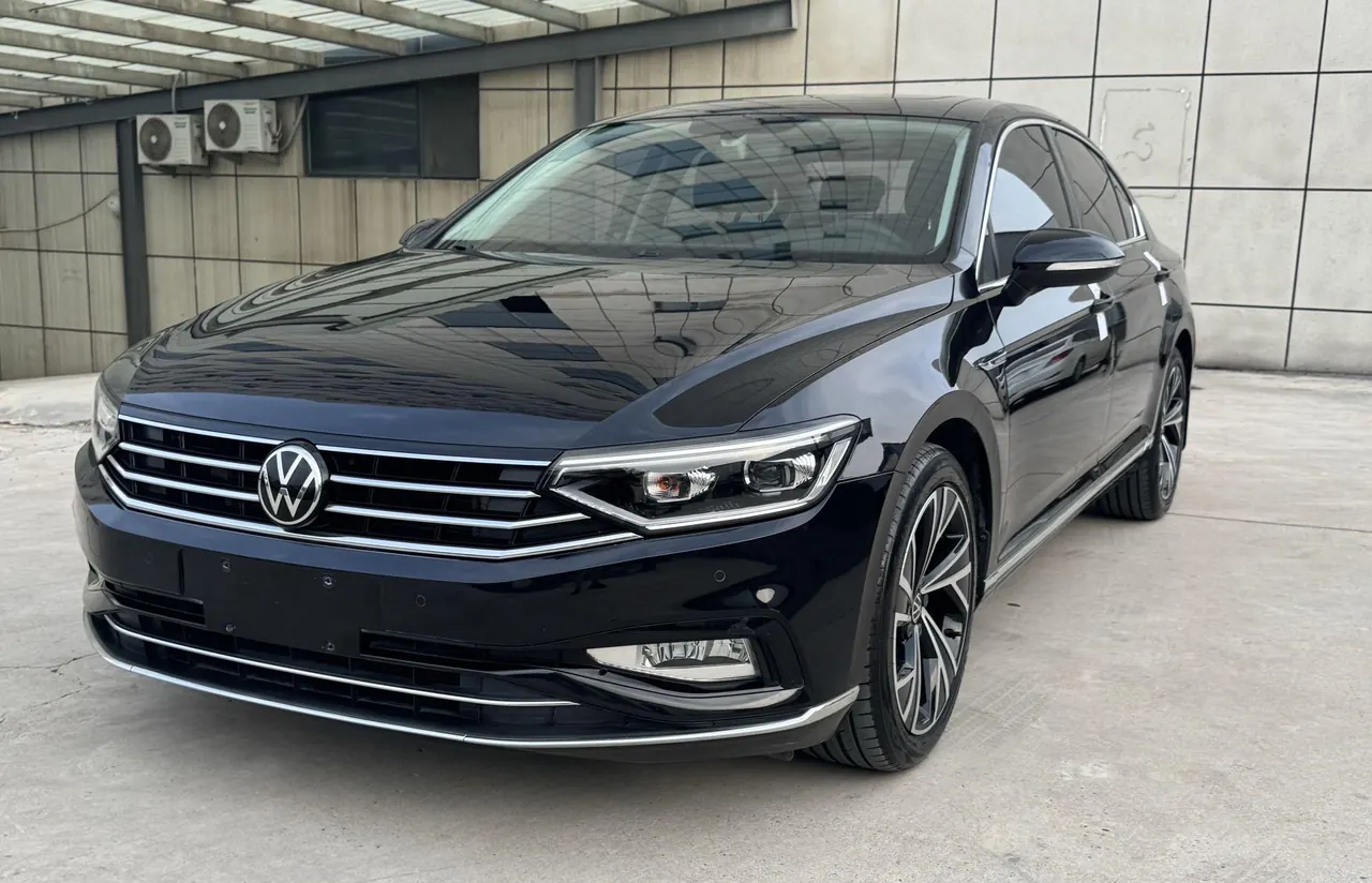 Volkswagen 2021 Magotan 2.0TSI 330TSI 30th Anniversary Edition Automatic Gear - View 1