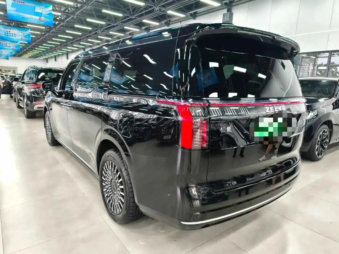 Zeekr 2024 Zeekr 009 7-seat aisle version 108kWh automatic gear 3