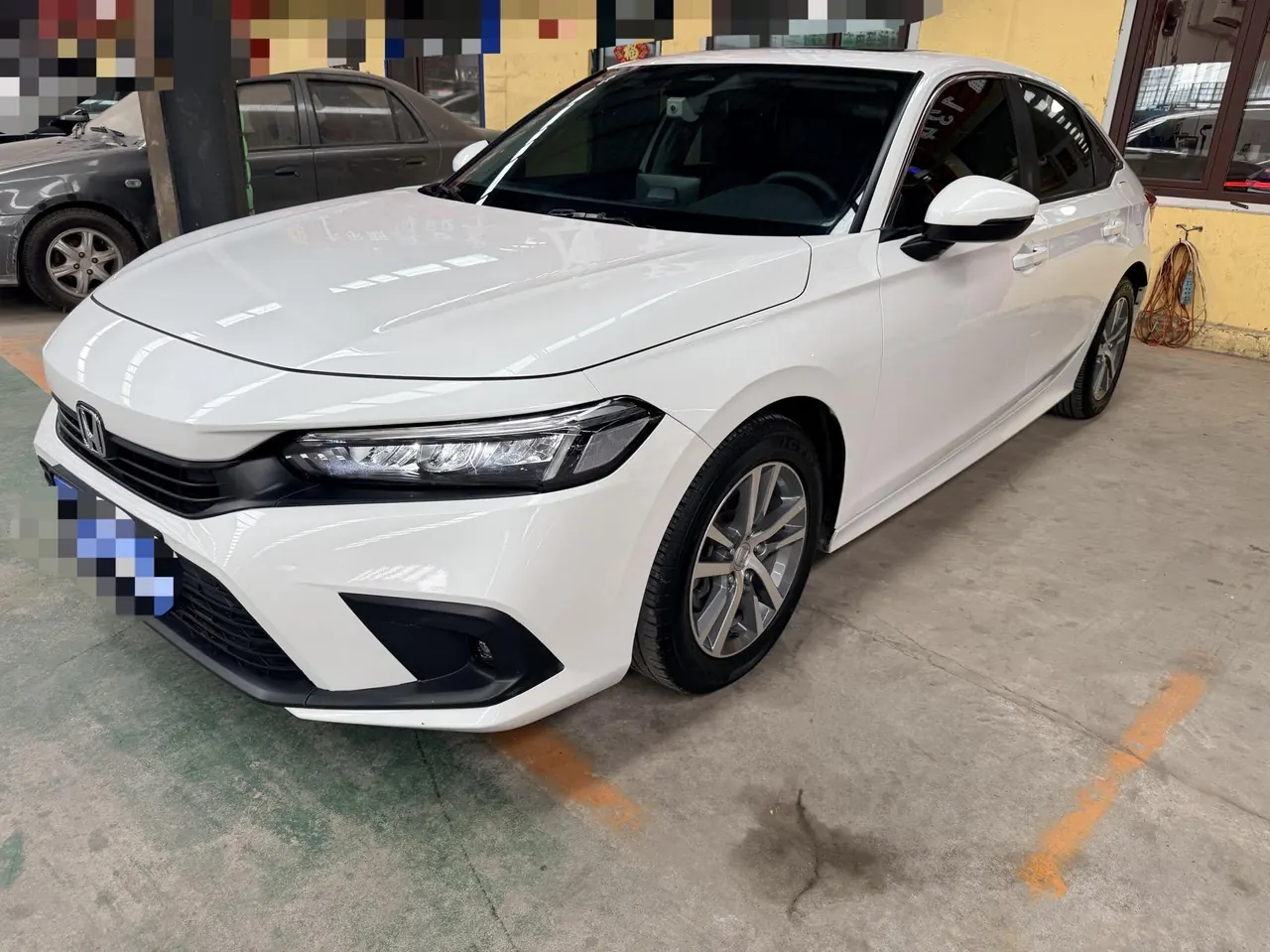 Открыть галерею: Honda 2023 Civic 1.5T CVT 240TURBO Sporty Edition Automatic