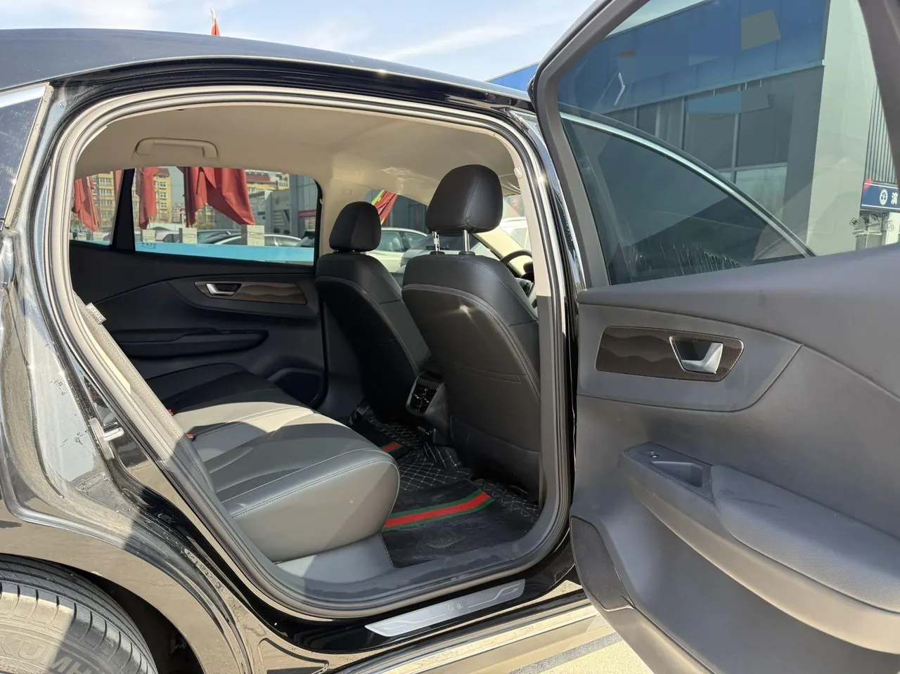 HongQi 2022 E-QM5 net charging basic version 5 automatic gear 5