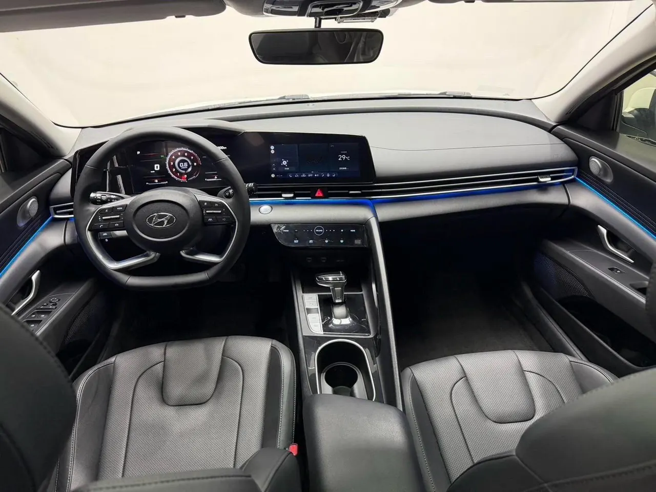 Hyundai 2022 Elantra -3-compartment 1.5 stepless LUX premium automatic gear 13