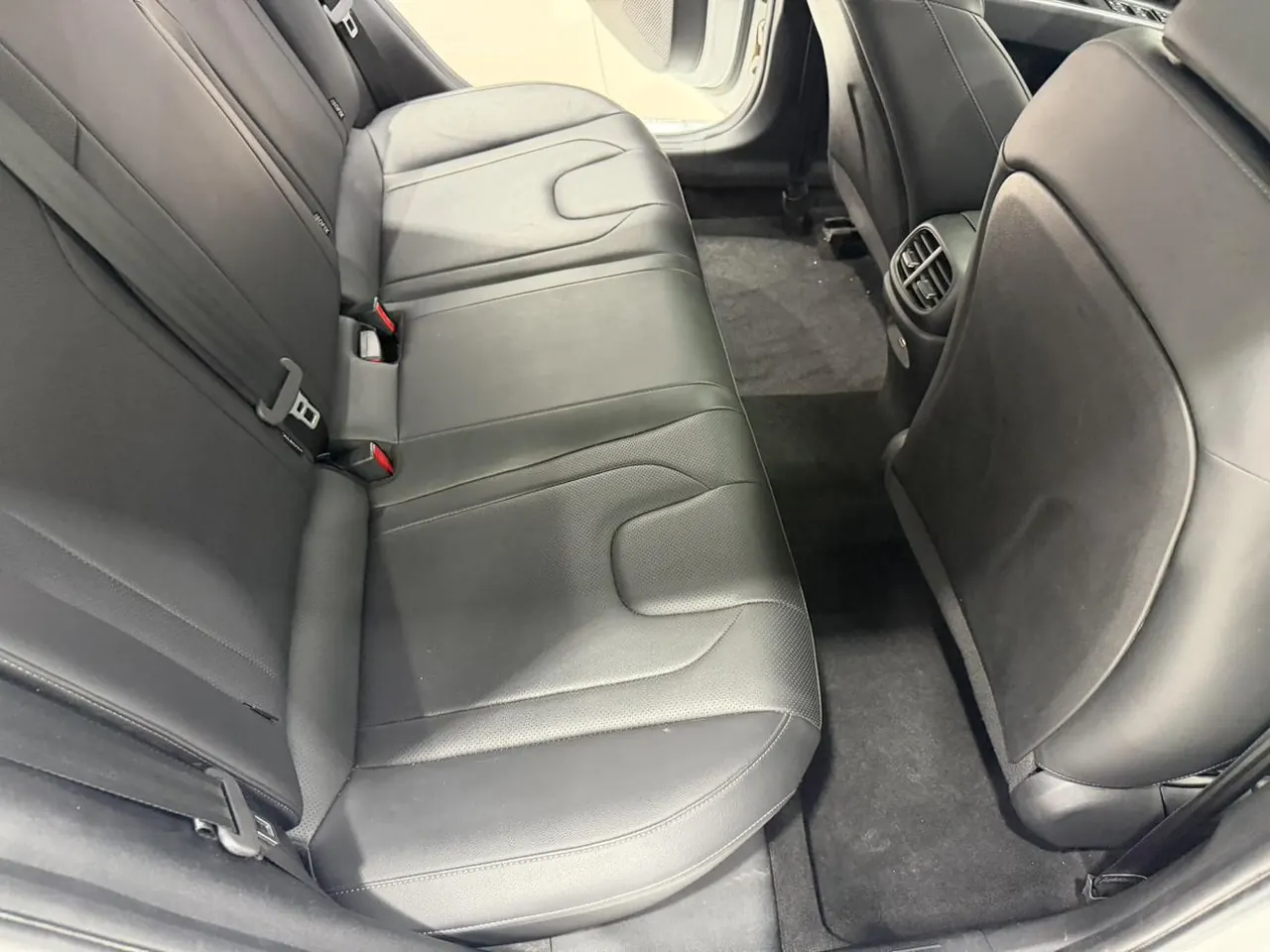 Hyundai 2022 Elantra -3-compartment 1.5 stepless LUX premium automatic gear 15