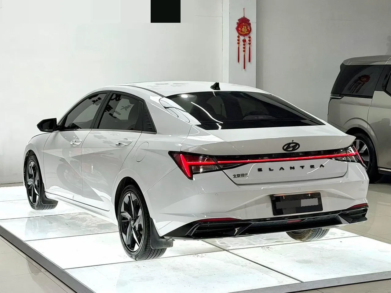Hyundai 2022 Elantra -3-compartment 1.5 stepless LUX premium automatic gear 4
