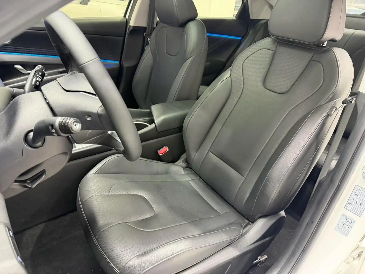 Hyundai 2022 Elantra -3-compartment 1.5 stepless LUX premium automatic gear 8
