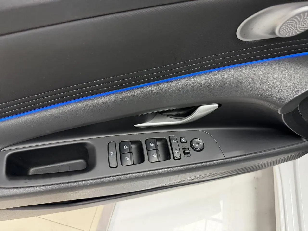 Hyundai 2022 Elantra -3-compartment 1.5 stepless LUX premium automatic gear 9