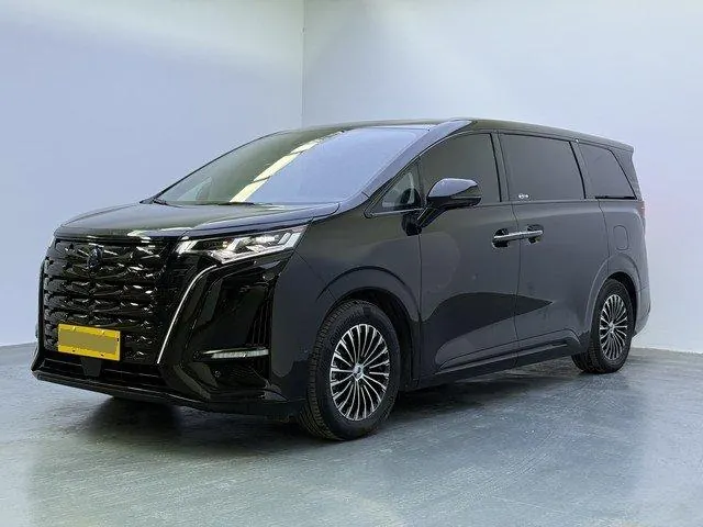 Denza 2022 Denza D9 DM-i 1.5T stepless 970 four-wheel drive flagship automatic gear - View 1