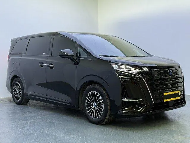 Denza 2022 Denza D9 DM-i 1.5T stepless 970 four-wheel drive flagship automatic gear 15