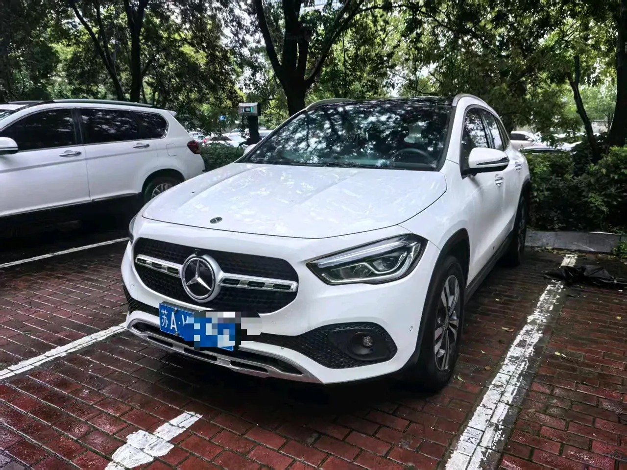 Mercedes Benz 2020 GLA 200 1.3T automatic gear - View 1
