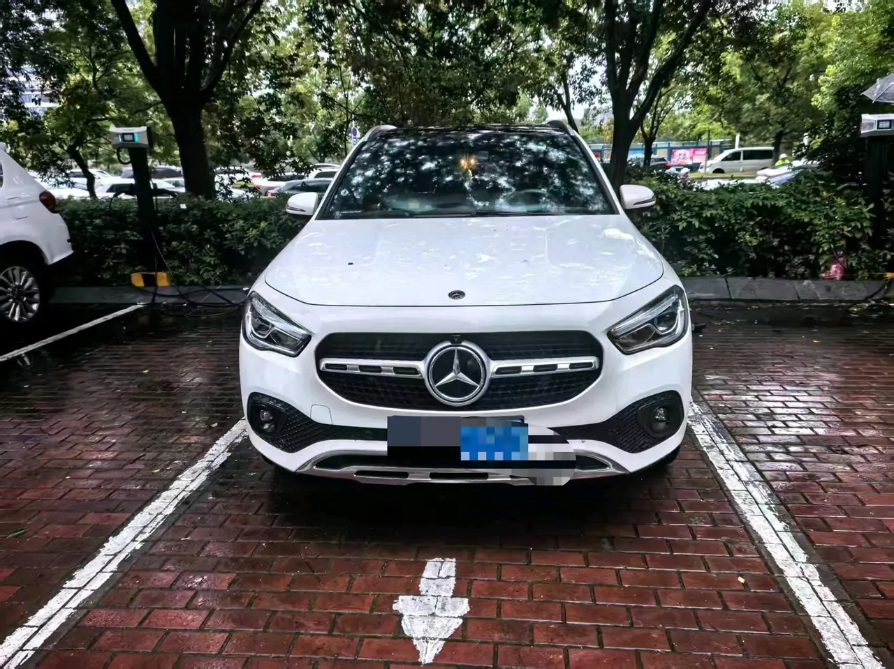Mercedes Benz 2020 GLA 200 1.3T automatic gear 4