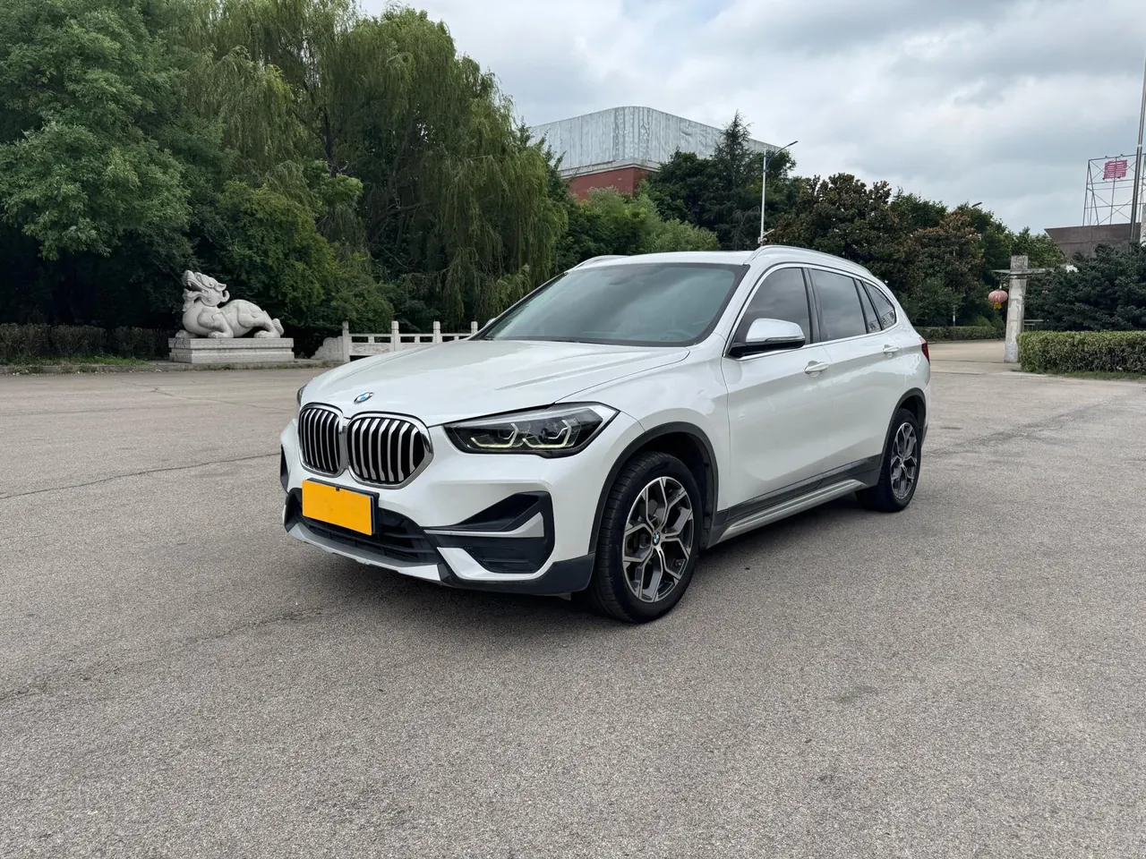 BMW 2022 X1 sDrive20Li 1.5T fashion automatic gear - View 1
