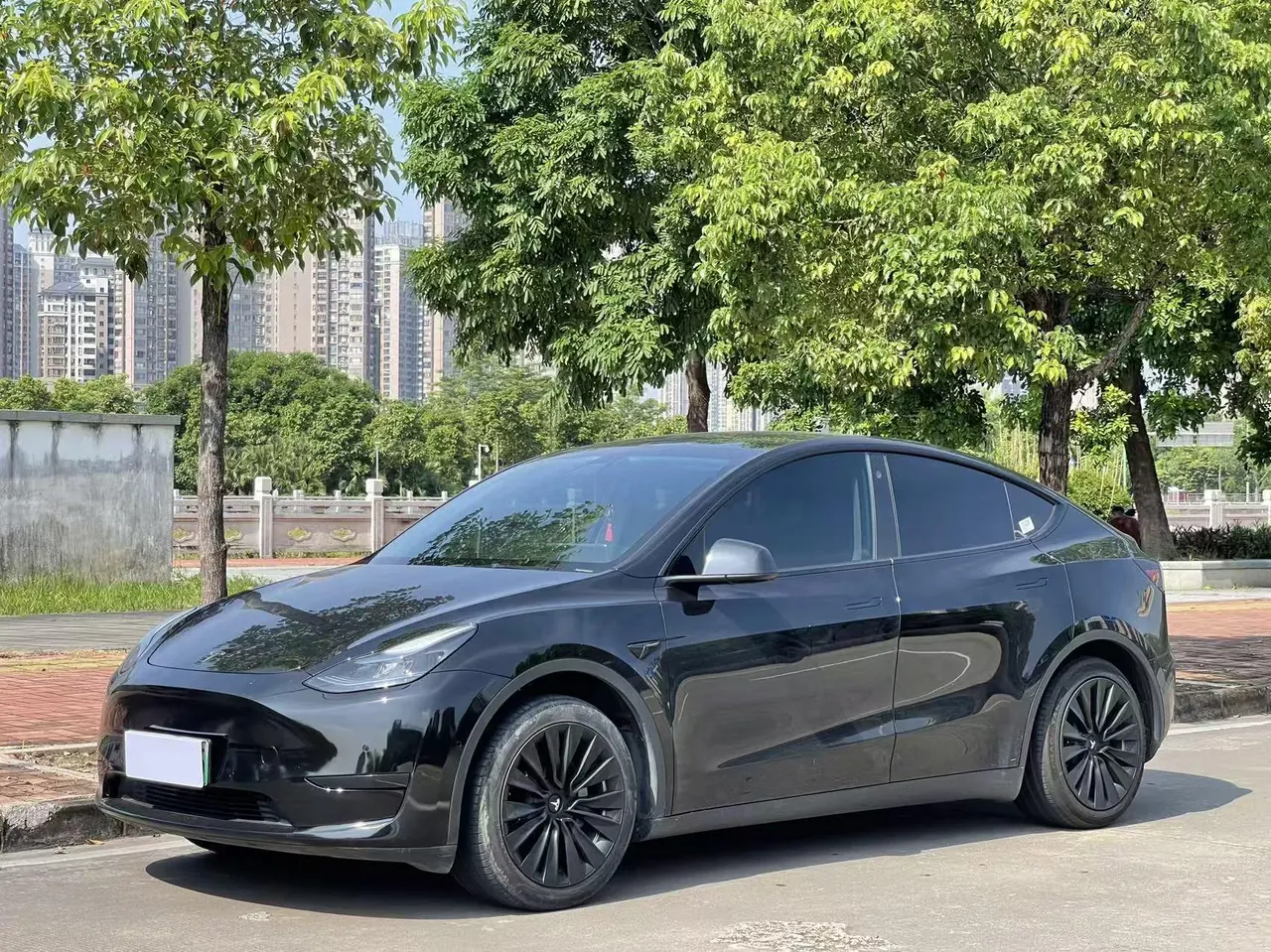 Tesla 2022 Model Y rear-wheel drive version (facelift) automatic gear - View 1