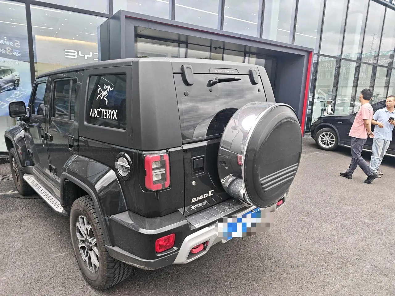 Beijing 2023 BJ40 2.0T 4-wheel drive city hunter version chivalrous automatic gear 3