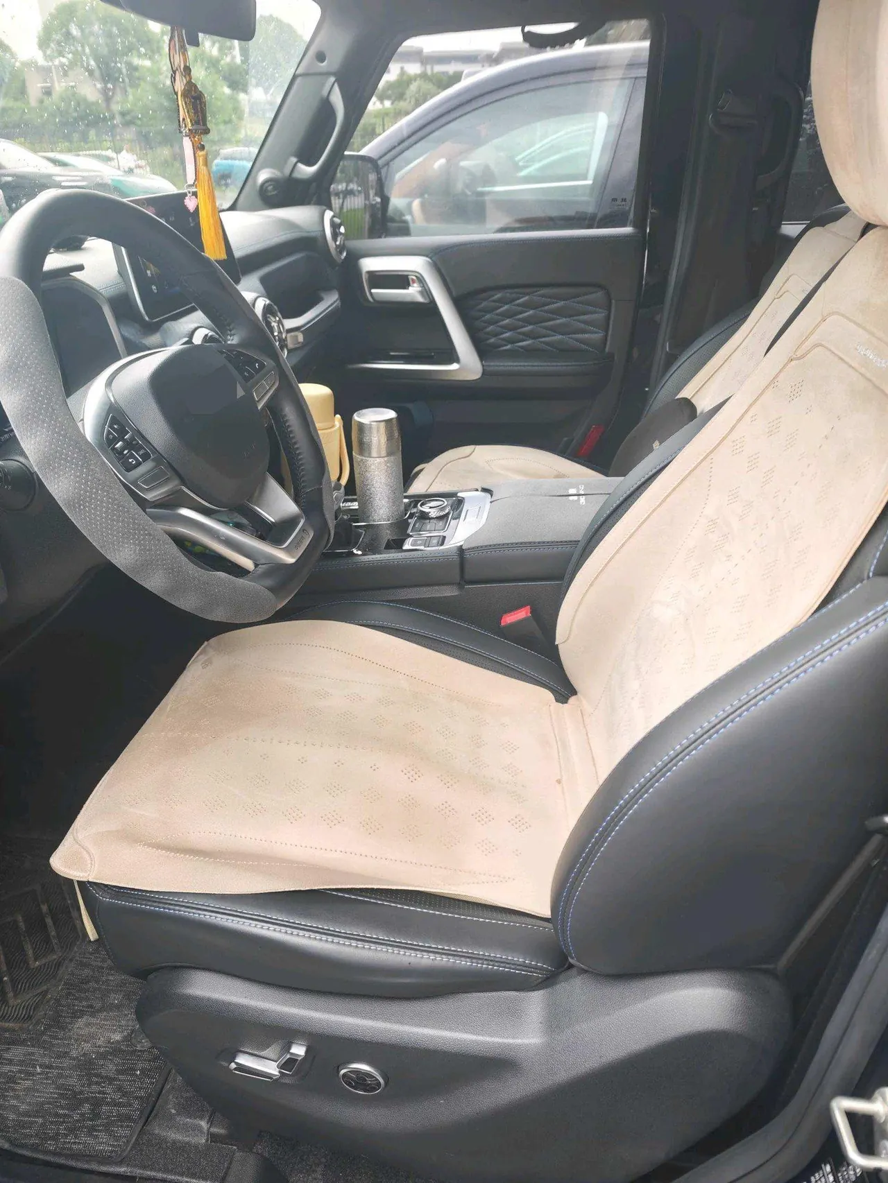Beijing 2023 BJ40 2.0T 4-wheel drive city hunter version chivalrous automatic gear 4