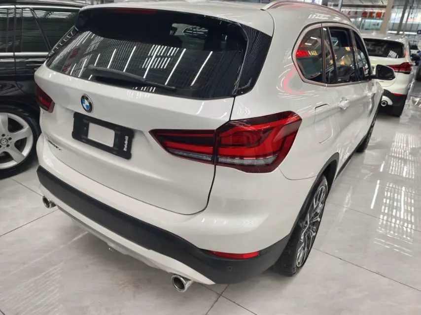 BMW 2020 X1 xDrive25Li 2.0T exclusive automatic gear 3