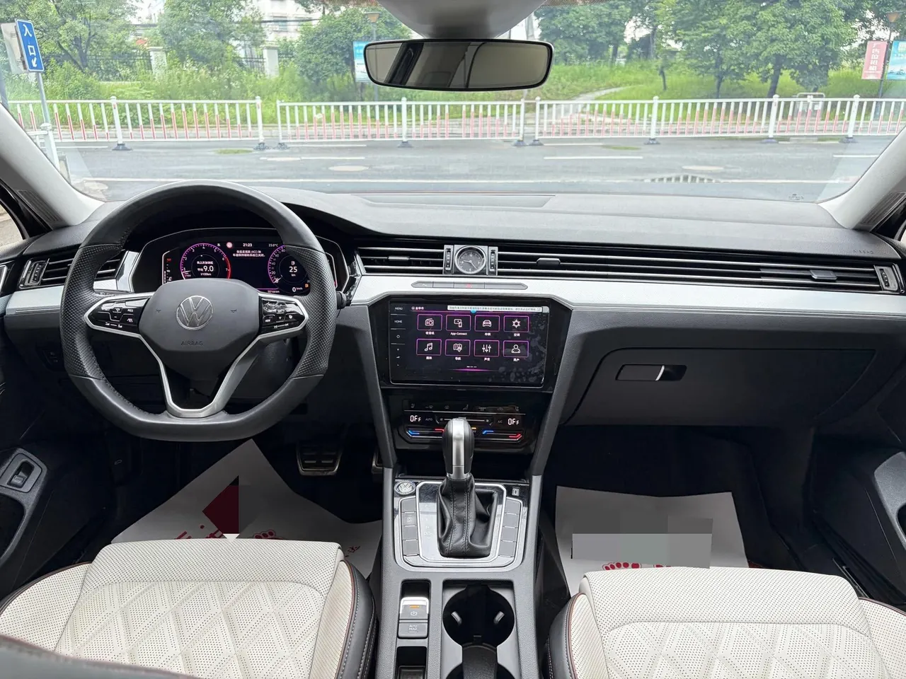 Volkswagen 2023 Magotan 2.0TSI 330TSI 2 million Commemorative Luxury Automatic Gear 11