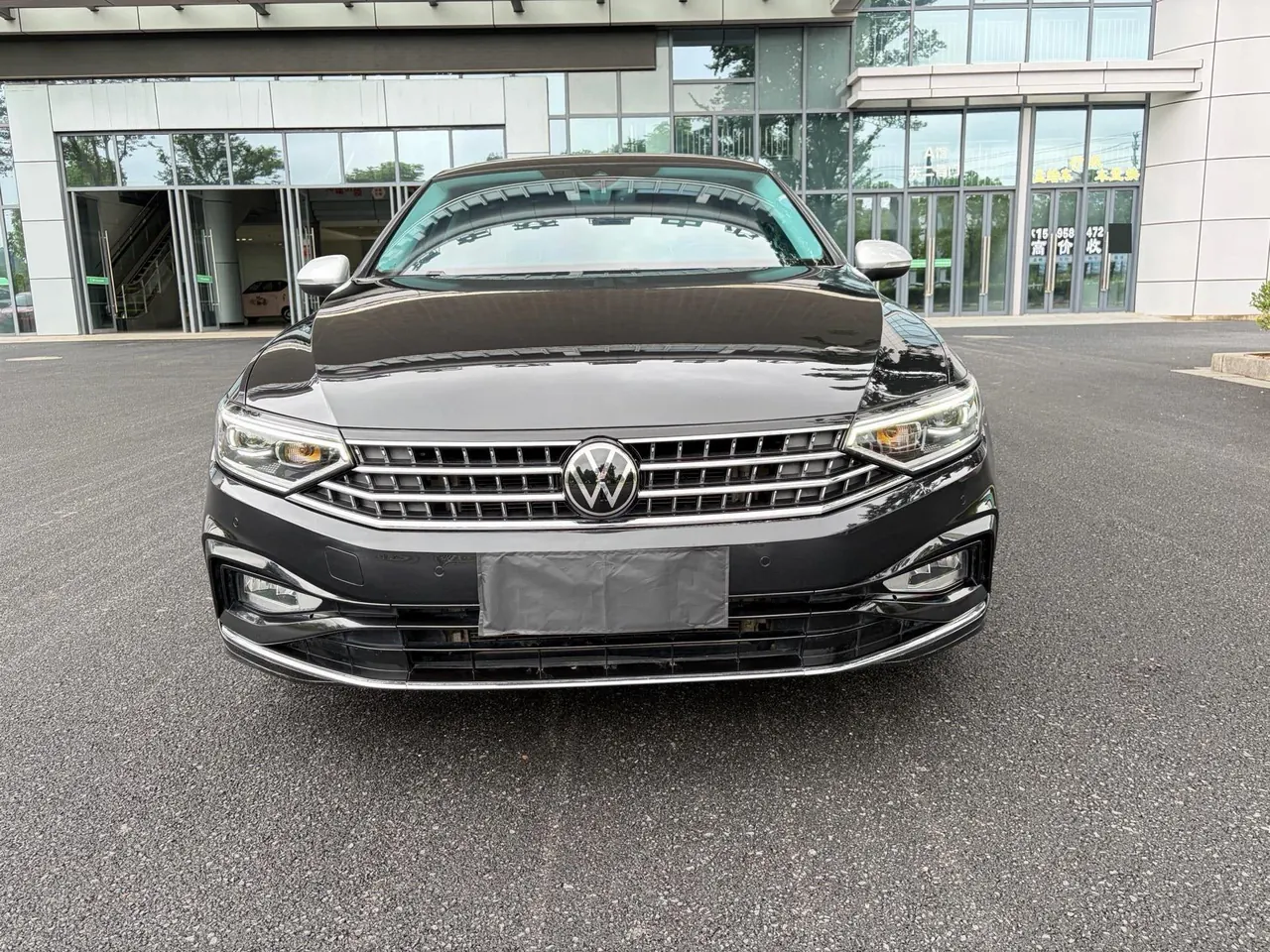 Volkswagen 2023 Magotan 2.0TSI 330TSI 2 million Commemorative Luxury Automatic Gear 2