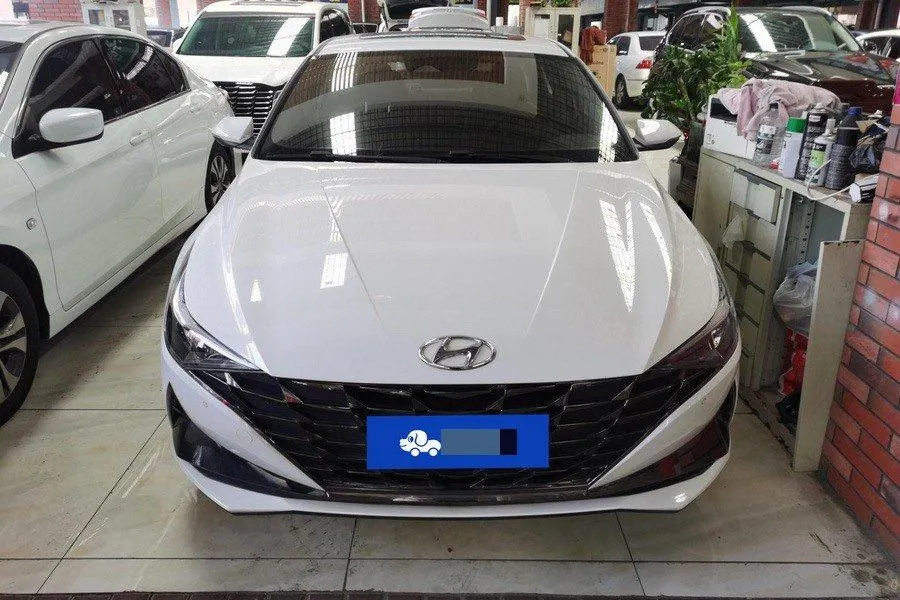 Hyundai 2021 Elantra -3-compartment 1.5 stepless LUX premium automatic gear 3