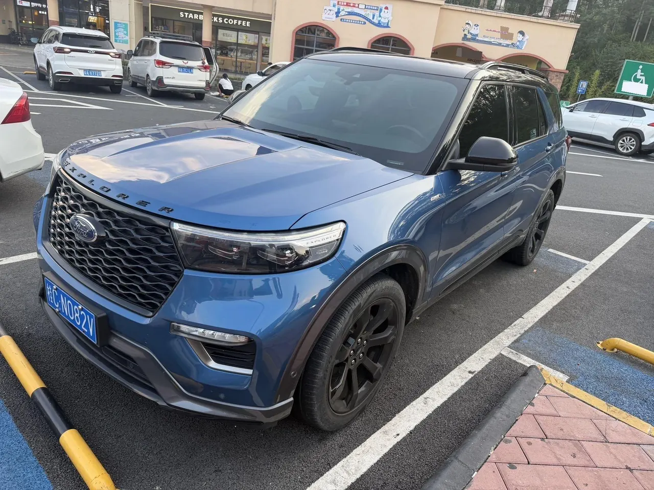 打开图片灯箱:Ford 2020 explorer 2.3T EcoBoost 285 four-wheel drive sports version ST-LINE7 seat automatic gear