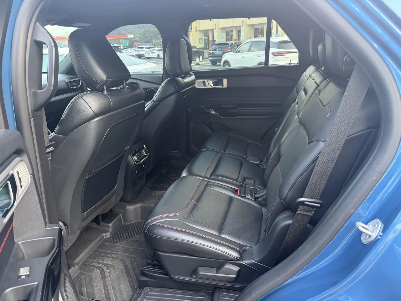 Ford 2020 explorer 2.3T EcoBoost 285 four-wheel drive sports version ST-LINE7 seat automatic gear 3