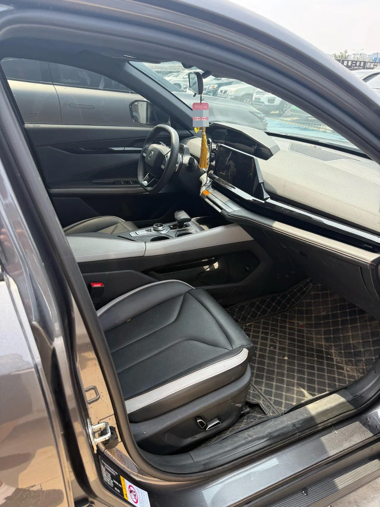 ChangAn 2023 UNI-V 1.5T honorable automatic gear 6