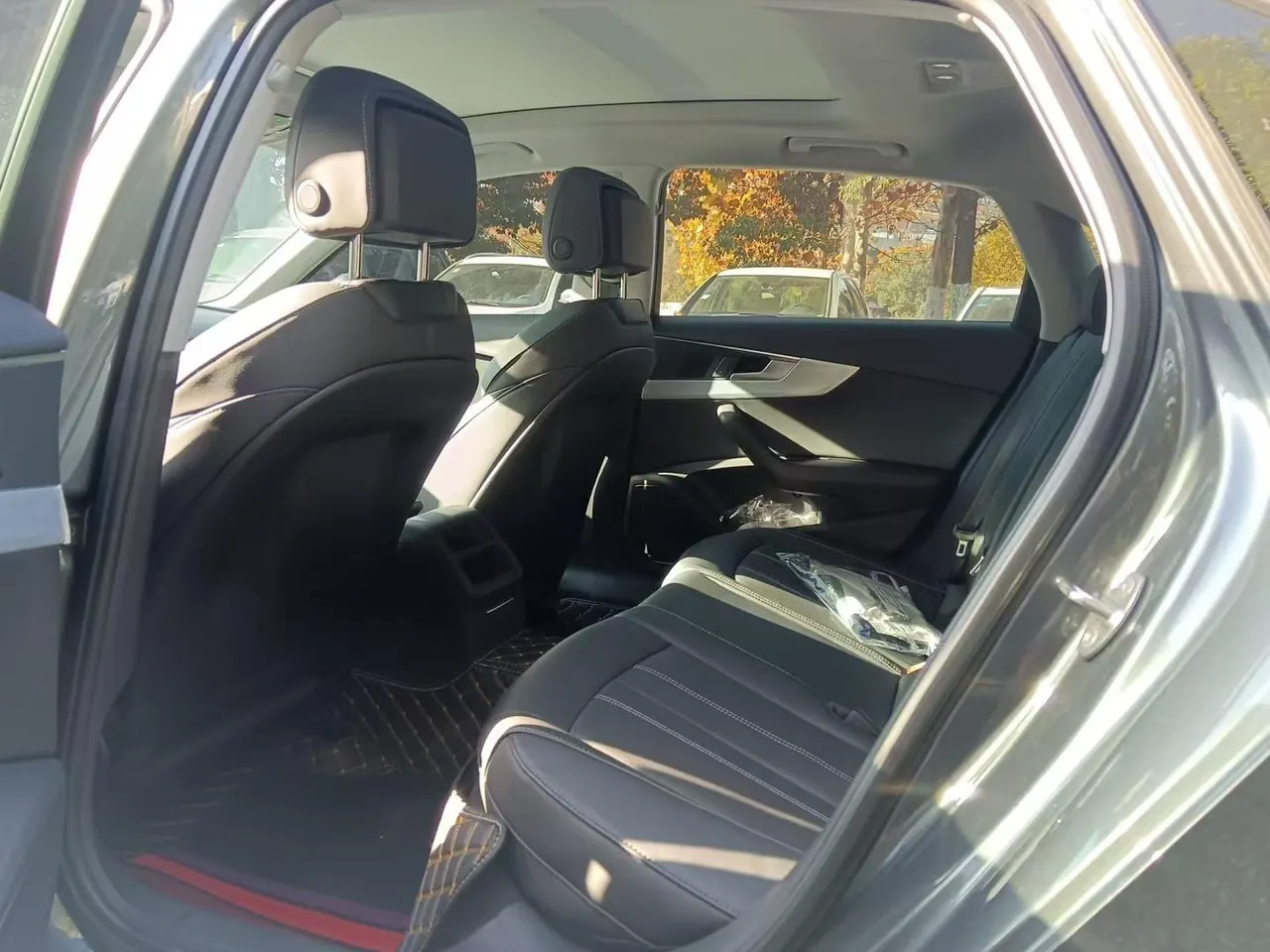 Audi 2023 A4L 2.0TFSI 40TFSI Quattro Deluxe Dynamic Automatic 2