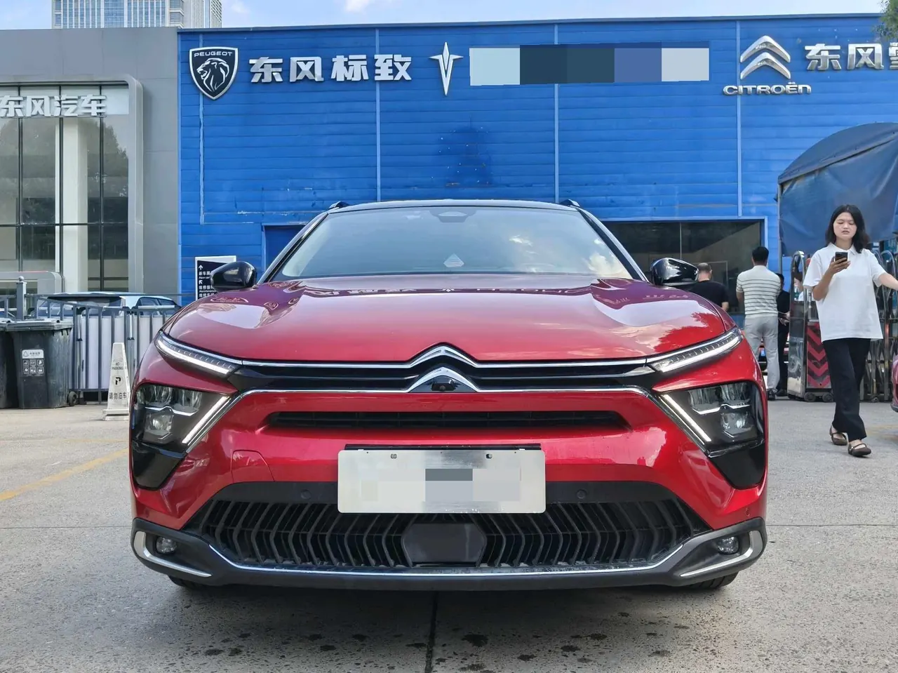 Citroen Versailles C5 X 2023 C5 X 1.6T is an extraordinary automatic gear 3