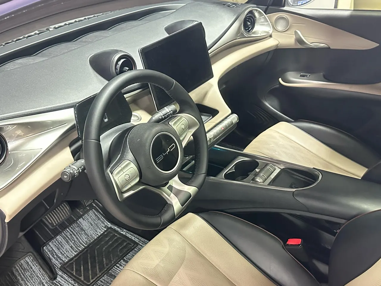 BYD 2023 Dolphin 420km Fashion Edition Automatic 6