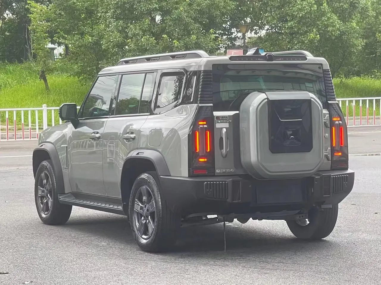 Jetour 2023 Travelers 1.5T Two-Drive Discovery PRO Automatic Gear 4