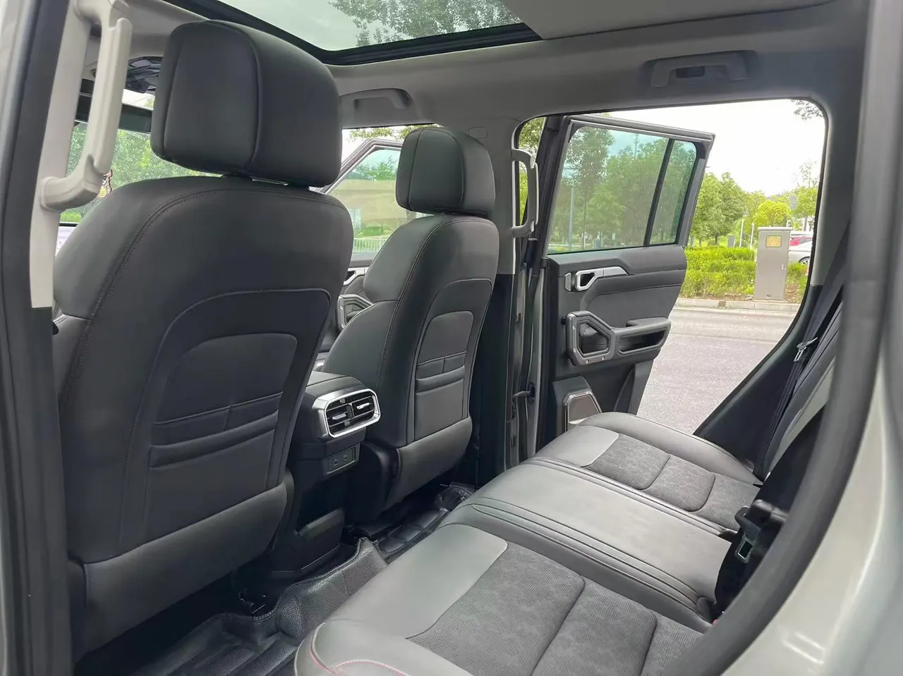 Jetour 2023 Travelers 1.5T Two-Drive Discovery PRO Automatic Gear 8
