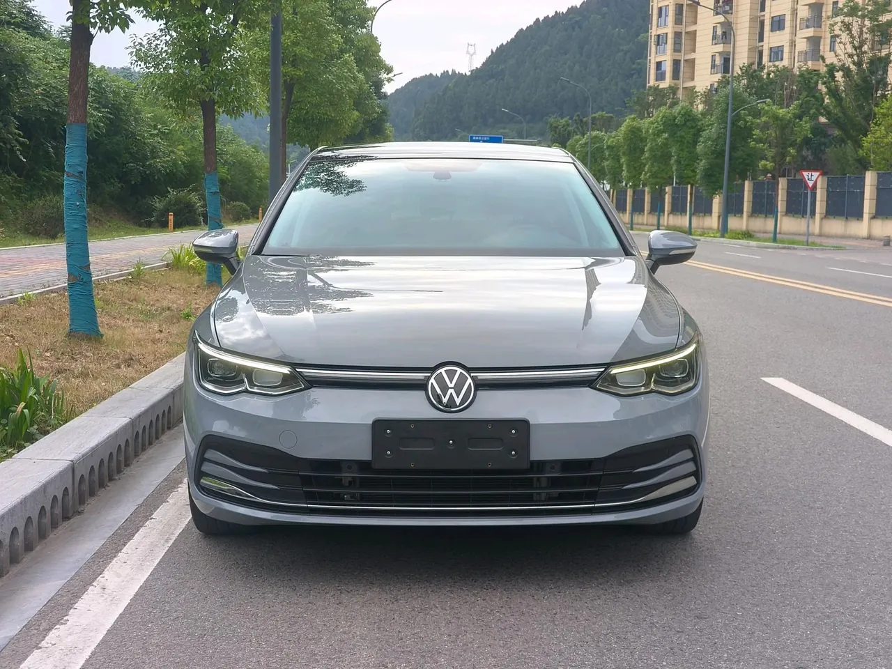 Volkswagen 2021 Golf 8 1.2TSI 200TSI Automatic 2