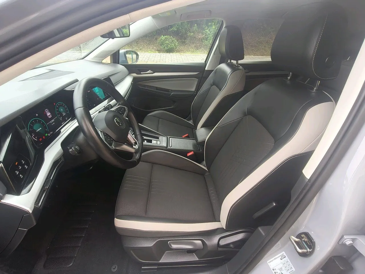 Volkswagen 2021 Golf 8 1.2TSI 200TSI Automatic 4