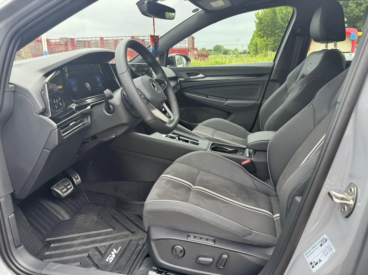 Volkswagen 2023 Golf 8 R-Line 1.4TSI 280TSI Lite Automatic 3