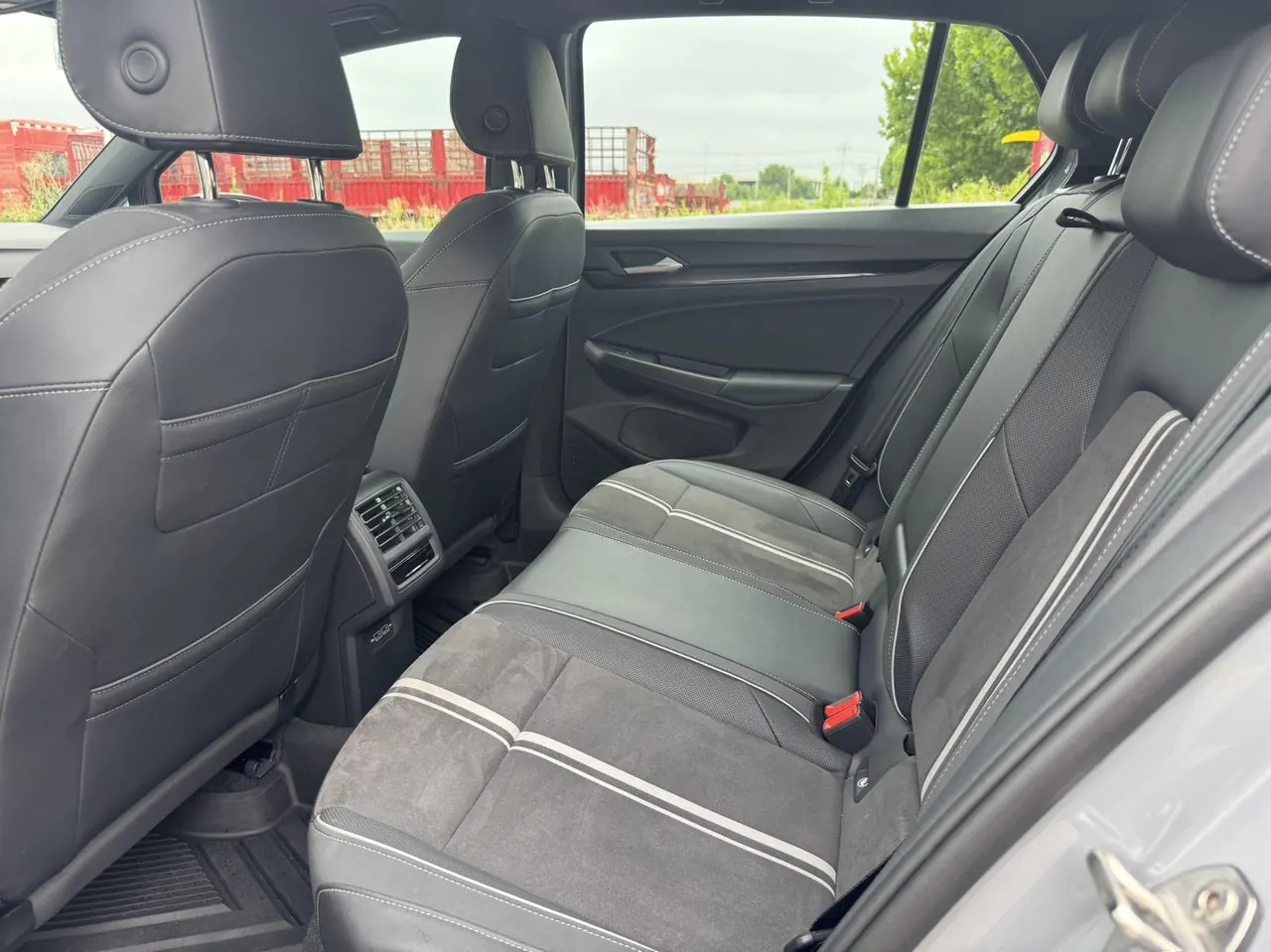 Volkswagen 2023 Golf 8 R-Line 1.4TSI 280TSI Lite Automatic 4